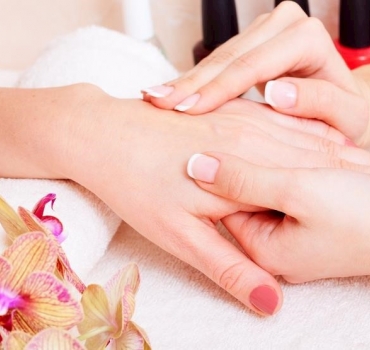 Mii collaborates with TPOT to make nail treatments more accessible to clients with cancer